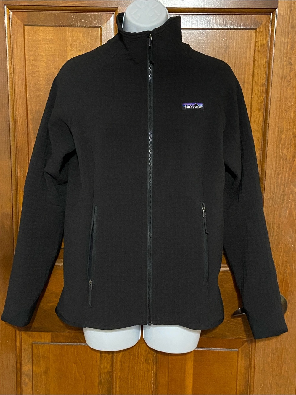 Patagonia Women's R2® TechFace zip up Jacket (Style #83630) cold weather Small